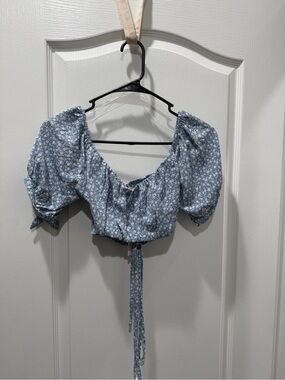 Blue Floral Cropped Puff-Sleeve Tie-Front Top